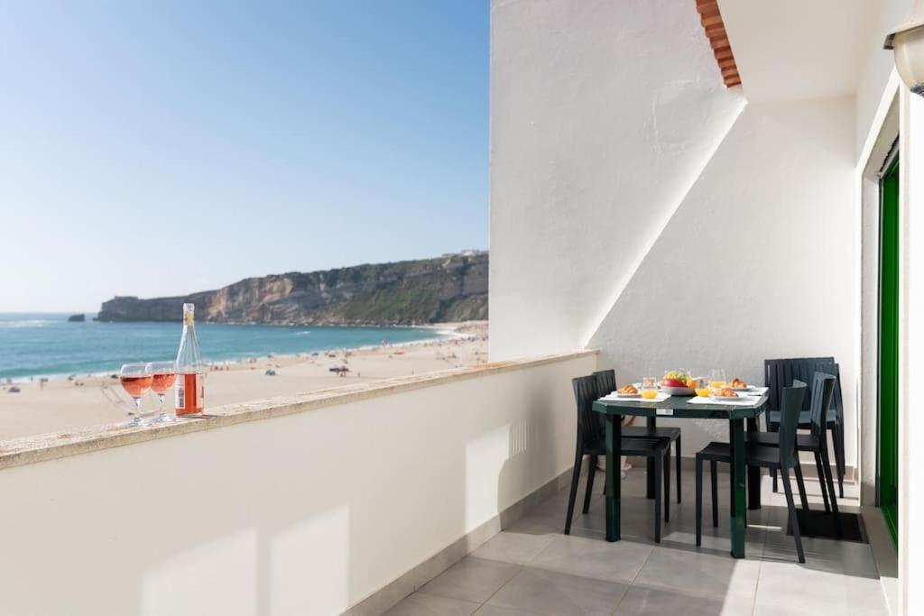 Sunset Terrace - Beachfront Apartment With Private Parking Назаре Экстерьер фото